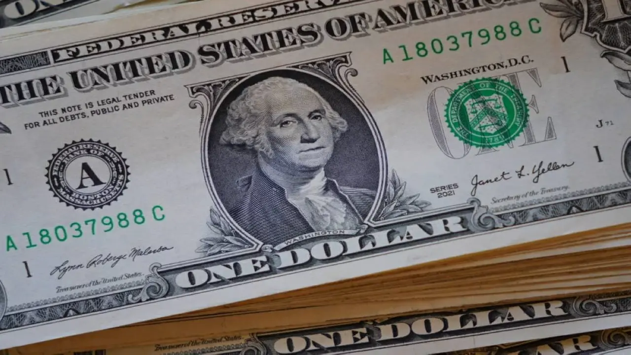 استقرار الدولار والبيتكوين يتجاوز 63400 في نهاية الأسبوع